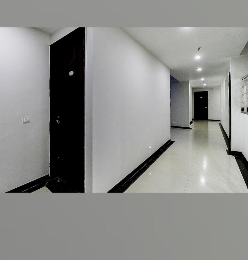 Hotel Almond Zirakpur Eksteriør billede