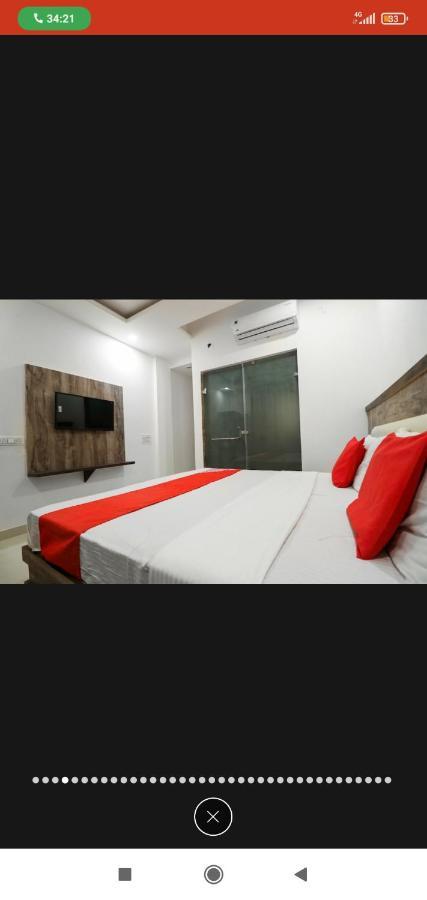 Hotel Almond Zirakpur Eksteriør billede